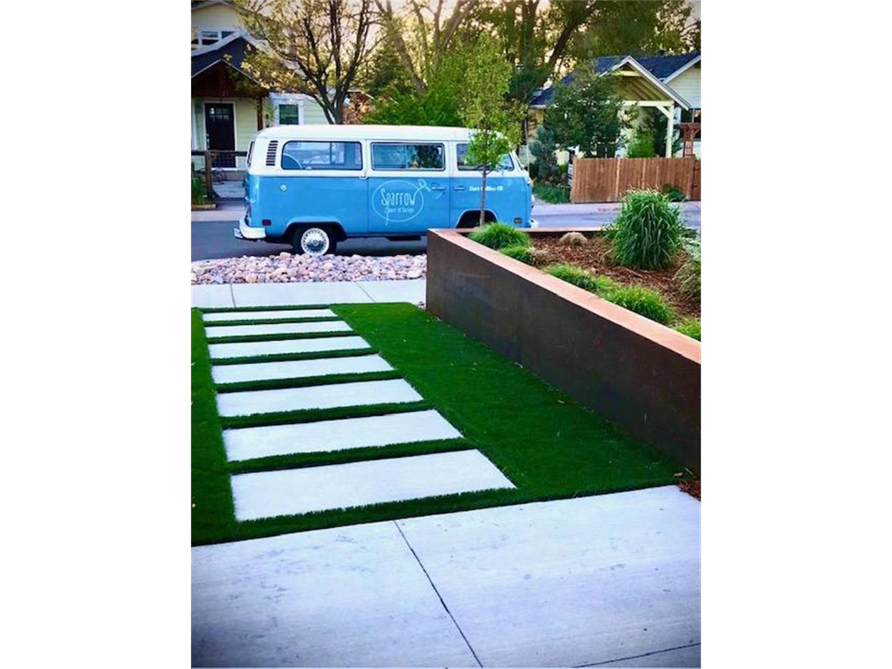 Volkswagen-Bus-1978-Blue-White-2