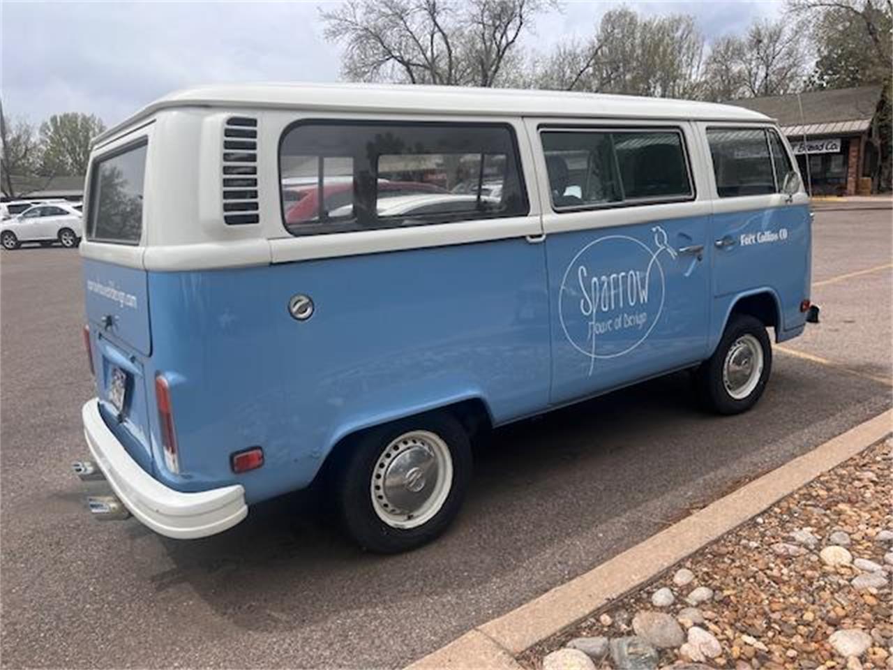 Volkswagen-Bus-1978-Blue-White