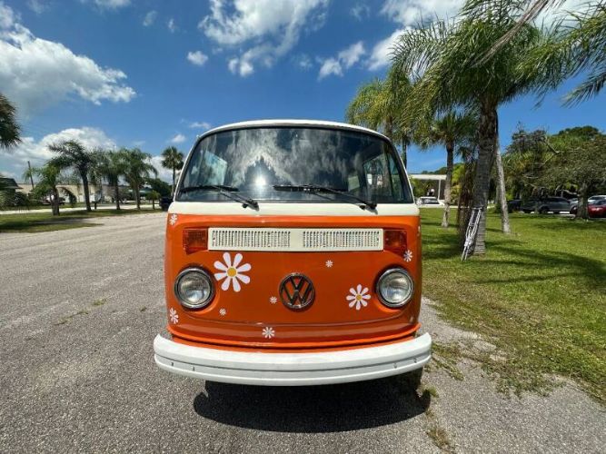 Volkswagen-Bus-1978-Orange-Tan-17