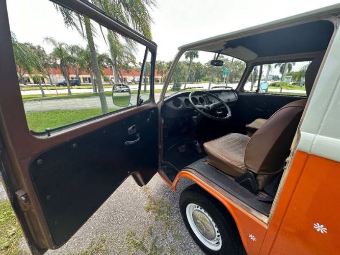 Volkswagen-Bus-1978-Orange-Tan-2
