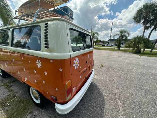 Volkswagen-Bus-1978-Orange-Tan-9
