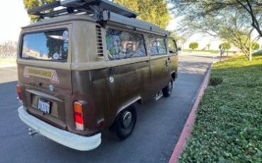 Volkswagen-Bus-1979-12