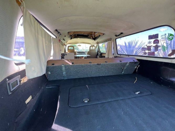 Volkswagen-Bus-1979-2