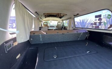 Volkswagen-Bus-1979-4
