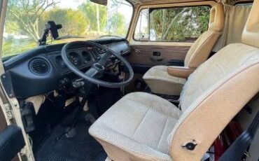 Volkswagen-Bus-1979-5