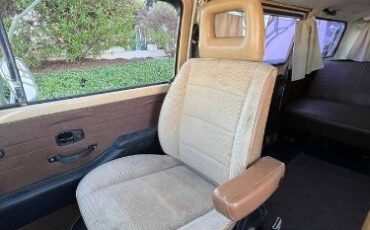 Volkswagen-Bus-1979-6