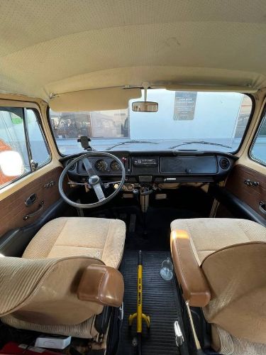 Volkswagen-Bus-1979-8