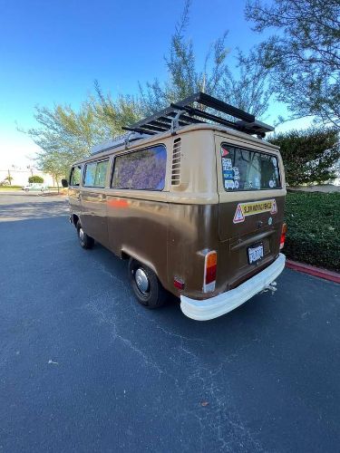 Volkswagen-Bus-1979-9