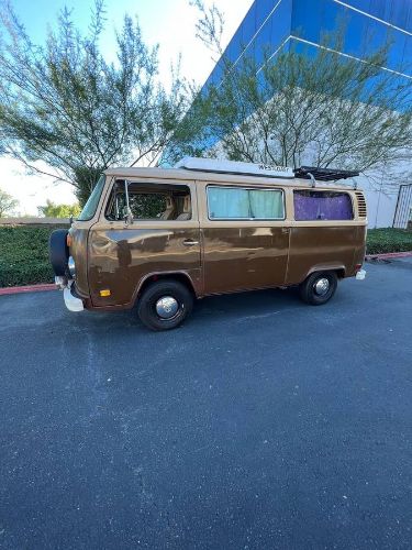 Volkswagen-Bus-1979