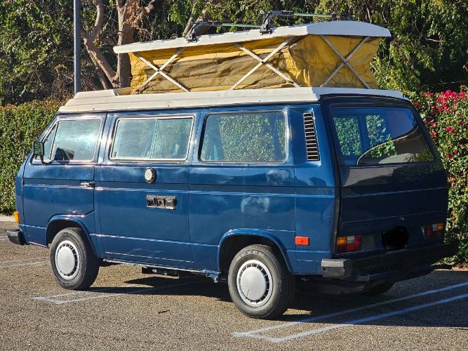 Volkswagen-Bus-1982-Blue-4