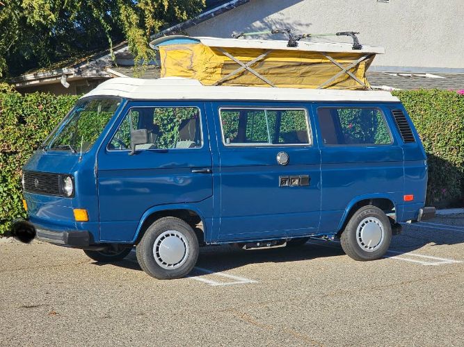 Volkswagen-Bus-1982-Blue-6