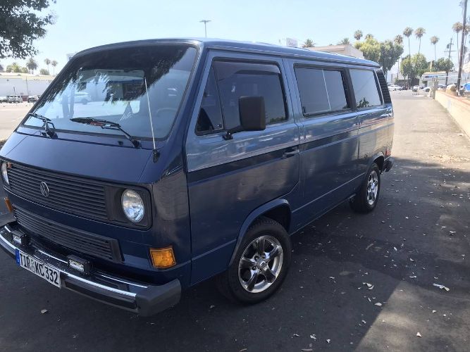 Volkswagen-Bus-1983-Blue-1
