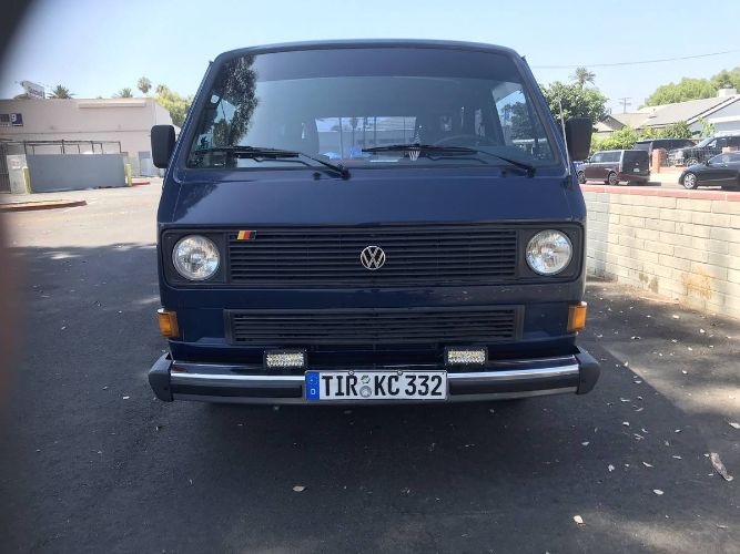 Volkswagen-Bus-1983-Blue-5