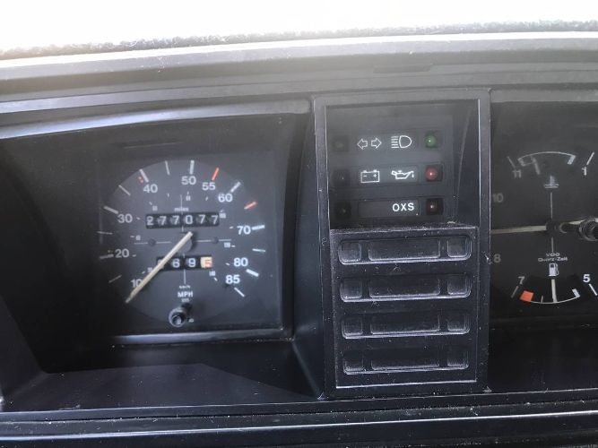 Volkswagen-Bus-1983-Blue-9