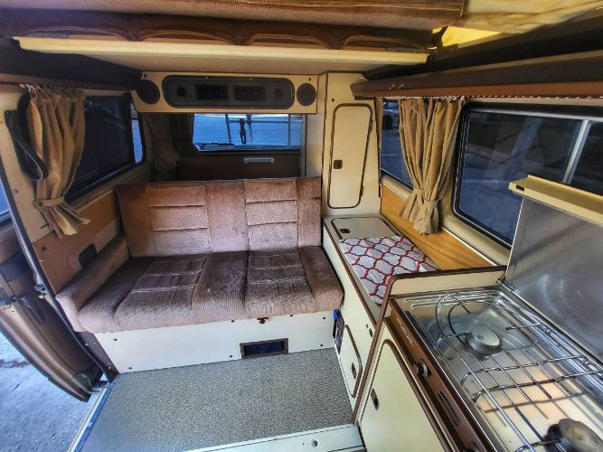 Volkswagen-Bus-1984-Brown-14