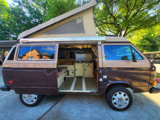 Volkswagen-Bus-1984-Brown-15