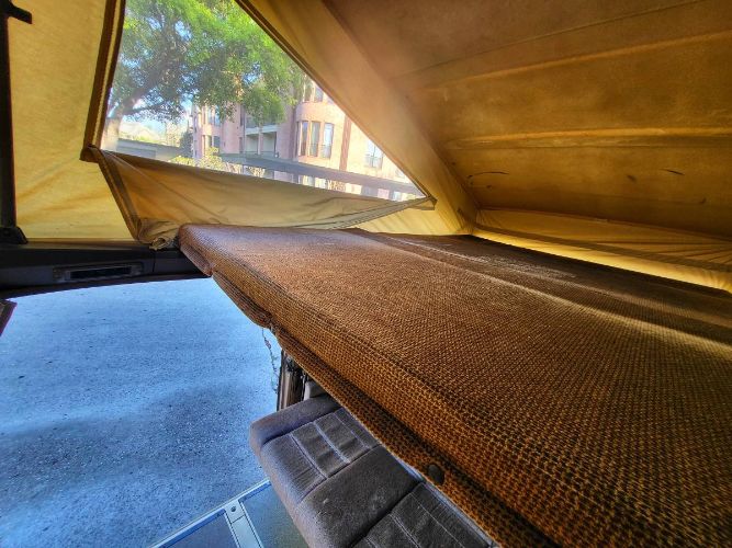 Volkswagen-Bus-1984-Brown-16