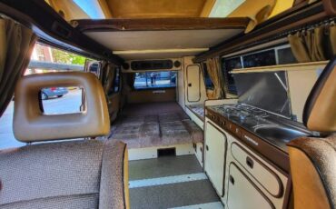 Volkswagen-Bus-1984-Brown-18