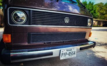 Volkswagen-Bus-1984-Brown