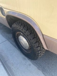 Volkswagen-Bus-1984-Custom-2