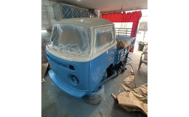 Volkswagen-Bus-1984-WHITEBLUE-Brown-18