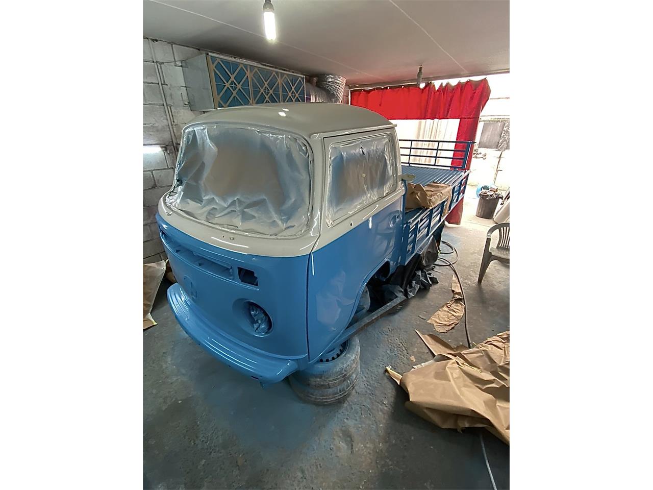 Volkswagen-Bus-1984-WHITEBLUE-Brown-18