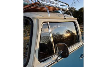 Volkswagen-Bus-1984-WHITEBLUE-Brown-2