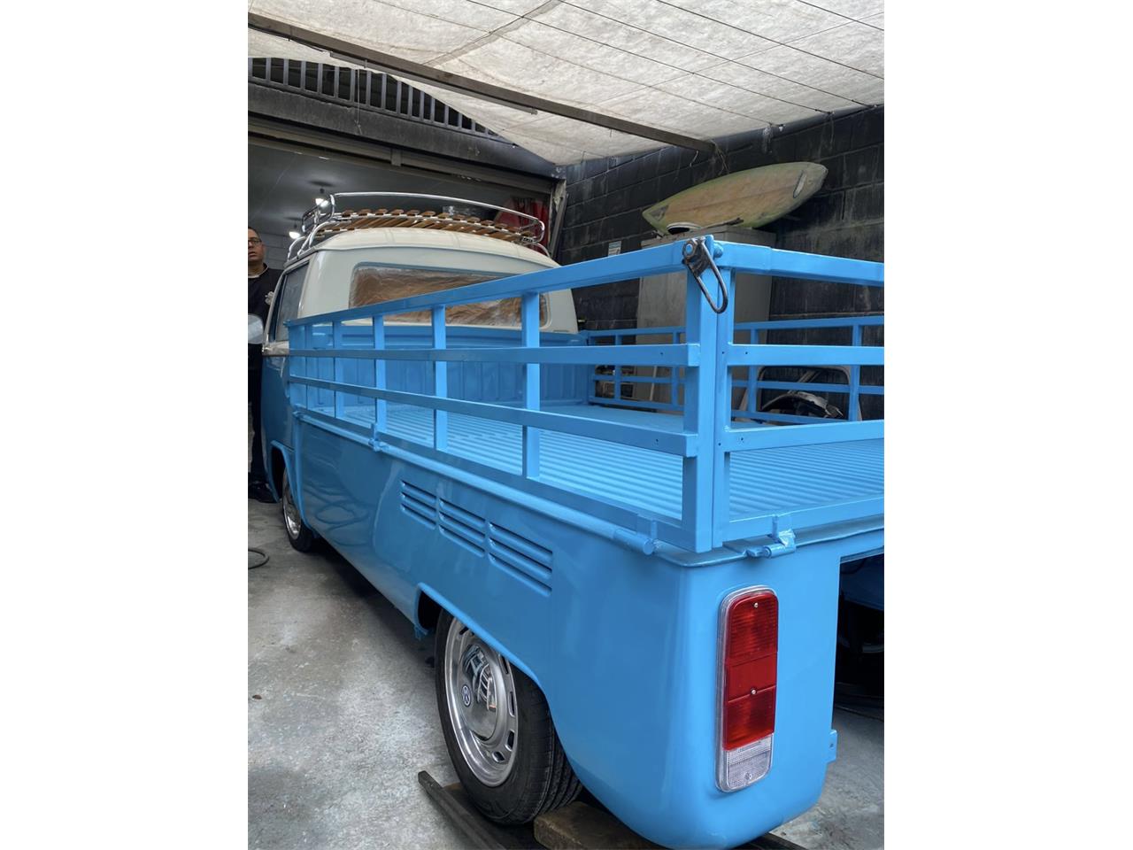 Volkswagen-Bus-1984-WHITEBLUE-Brown-20