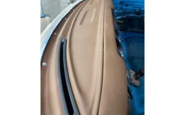 Volkswagen-Bus-1984-WHITEBLUE-Brown-26