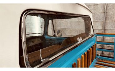 Volkswagen-Bus-1984-WHITEBLUE-Brown-27