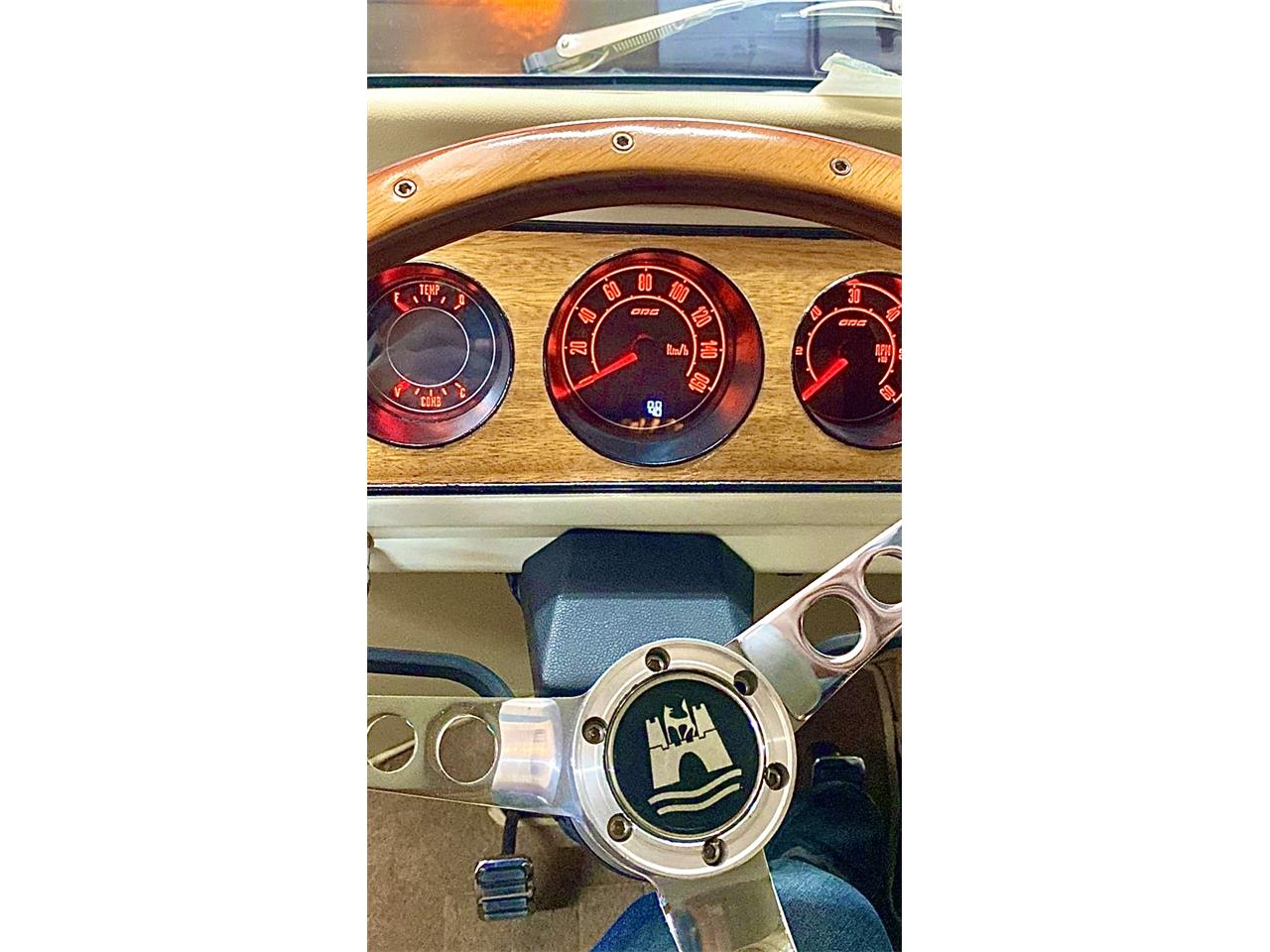 Volkswagen-Bus-1984-WHITEBLUE-Brown-39