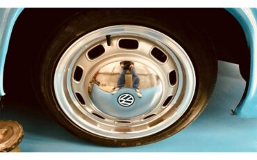 Volkswagen-Bus-1984-WHITEBLUE-Brown-43