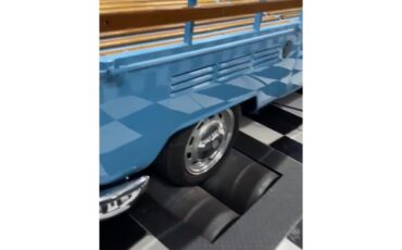 Volkswagen-Bus-1984-WHITEBLUE-Brown-44