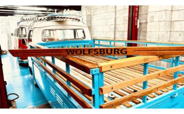 Volkswagen-Bus-1984-WHITEBLUE-Brown-46