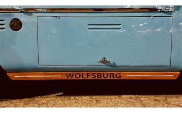 Volkswagen-Bus-1984-WHITEBLUE-Brown-48