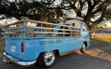 Volkswagen-Bus-1984-WHITEBLUE-Brown-5