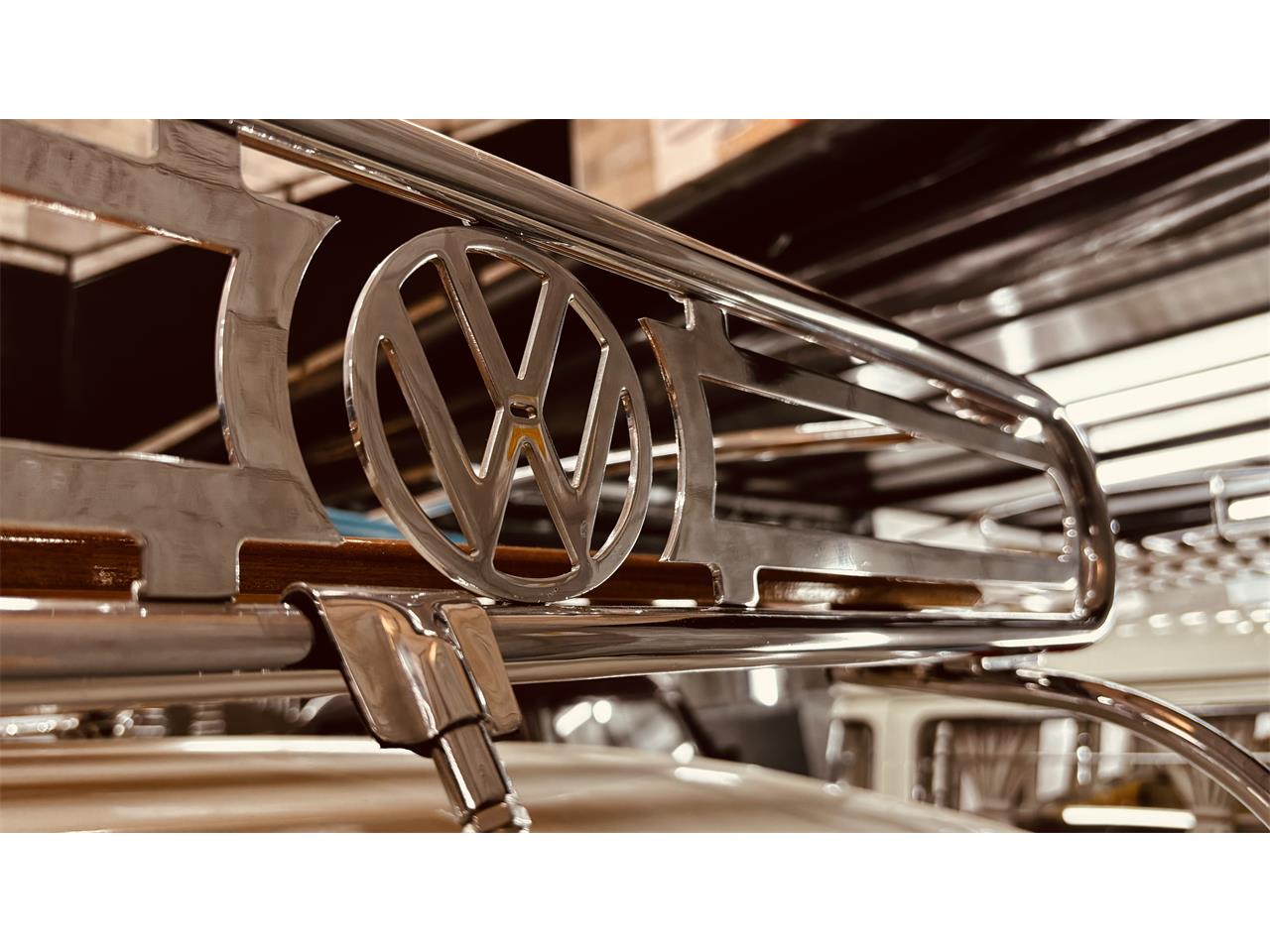 Volkswagen-Bus-1984-WHITEBLUE-Brown-50