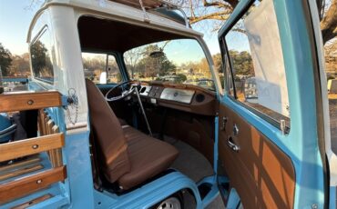 Volkswagen-Bus-1984-WHITEBLUE-Brown-54