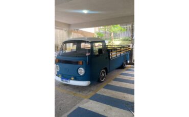 Volkswagen-Bus-1984-WHITEBLUE-Brown-6