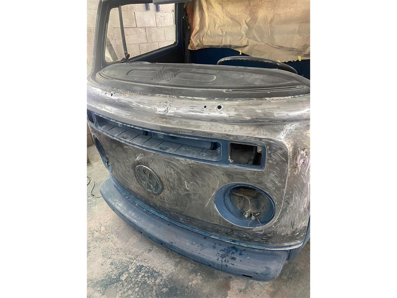Volkswagen-Bus-1984-WHITEBLUE-Brown-8