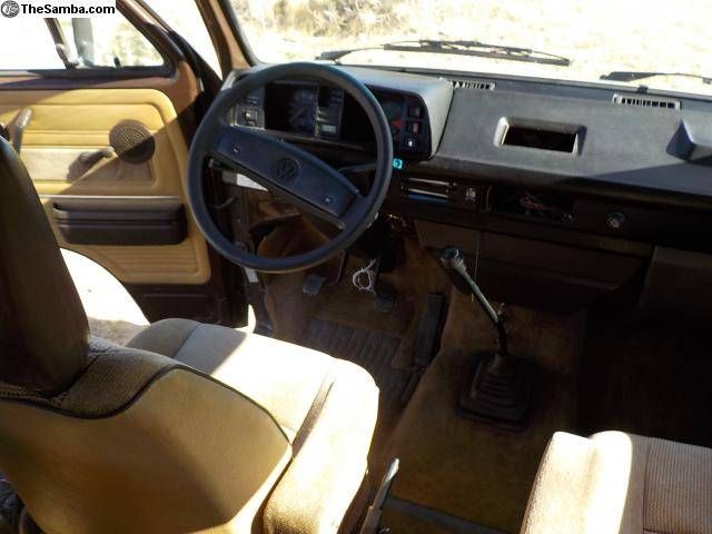 Volkswagen-Bus-1985-12