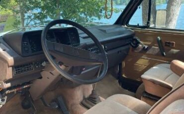 Volkswagen-Bus-1985-4