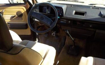 Volkswagen-Bus-1985-4