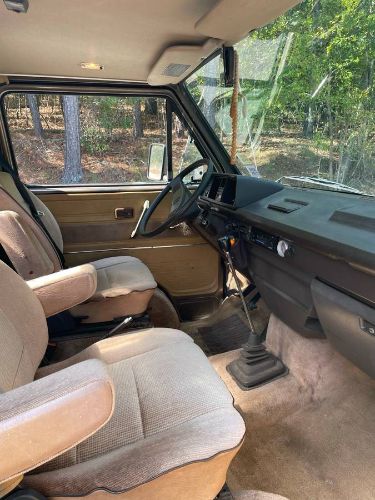 Volkswagen-Bus-1985-5