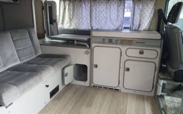 Volkswagen-Bus-1987-Blue-11