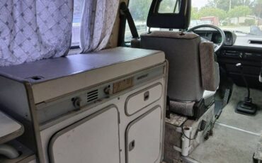 Volkswagen-Bus-1987-Blue-17