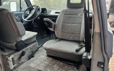 Volkswagen-Bus-1987-Blue-22