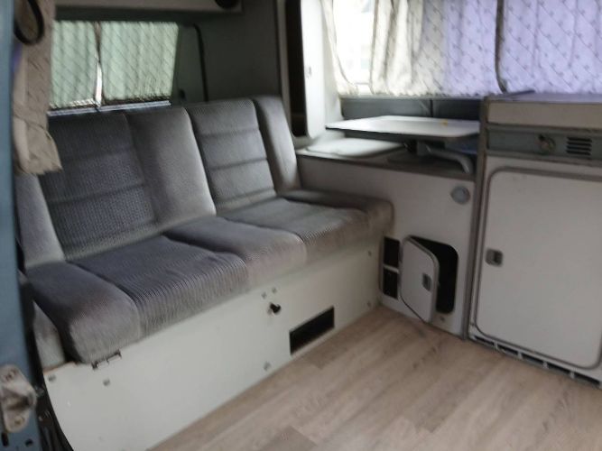 Volkswagen-Bus-1987-Blue-5