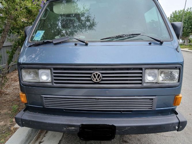 Volkswagen-Bus-1987-Blue