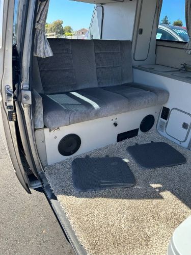 Volkswagen-Bus-1987-Brown-12
